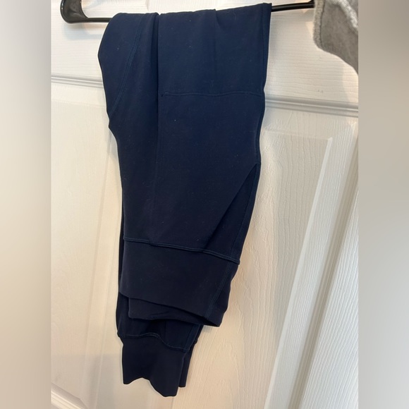 Lululemon Align Joggers, full length - Picture 4 of 4